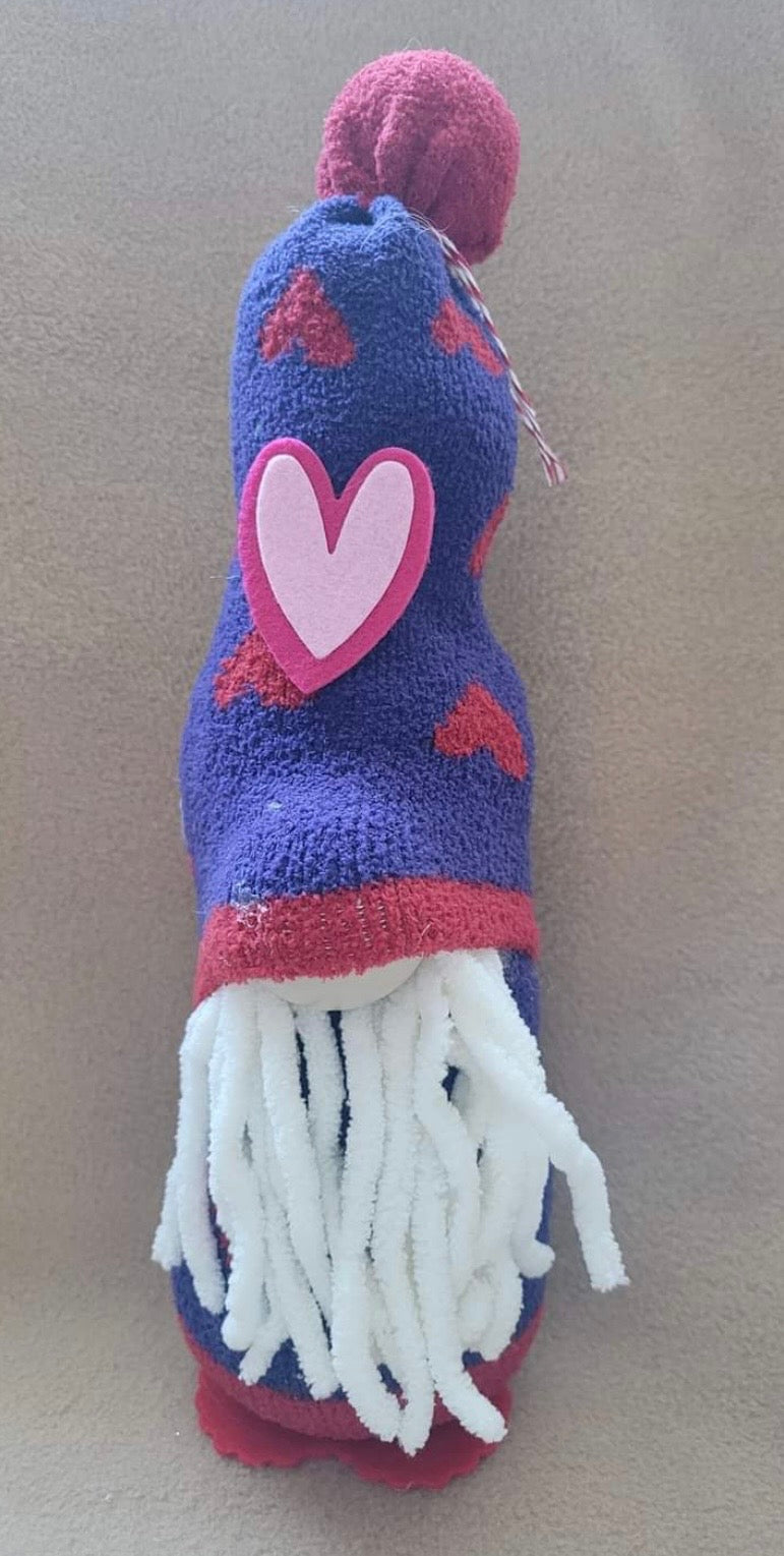 Valentine’s Day Gnome With Hearts