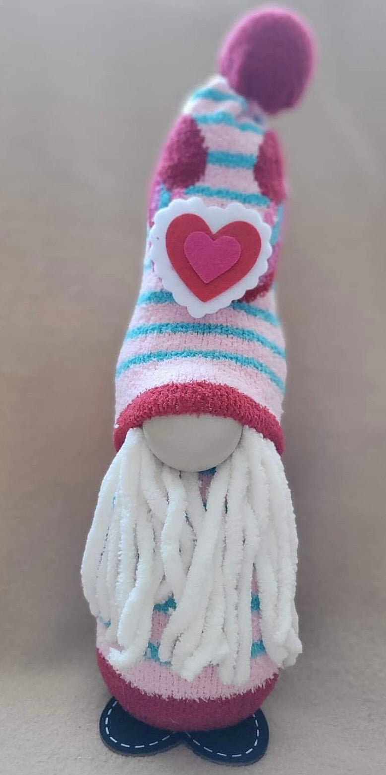 Valentine’s Day Gnome With Rainbow