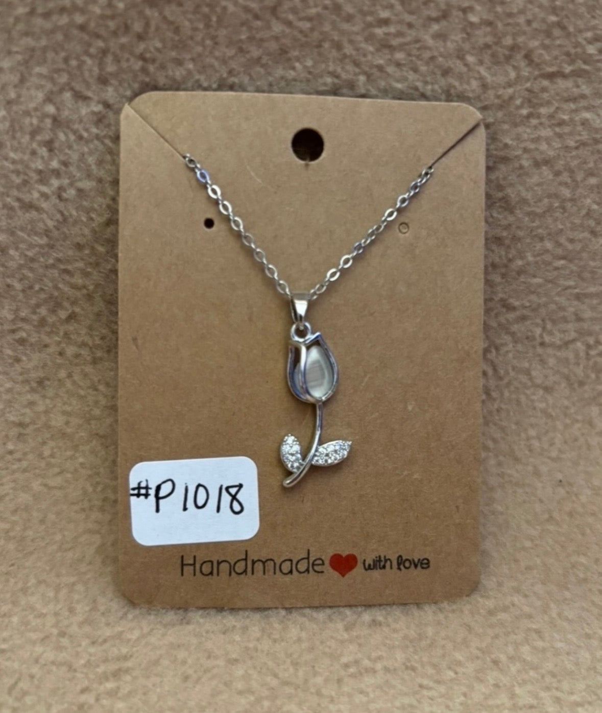 Cat Eye Tulip Necklace